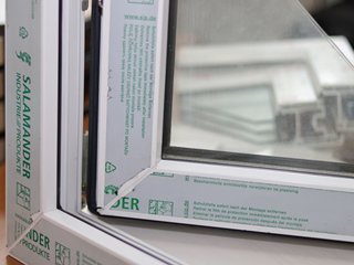 Пластиковые окна на балкон Salamander, цена СК Комфорт