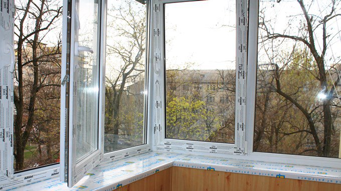 пластикові вікна на балкон