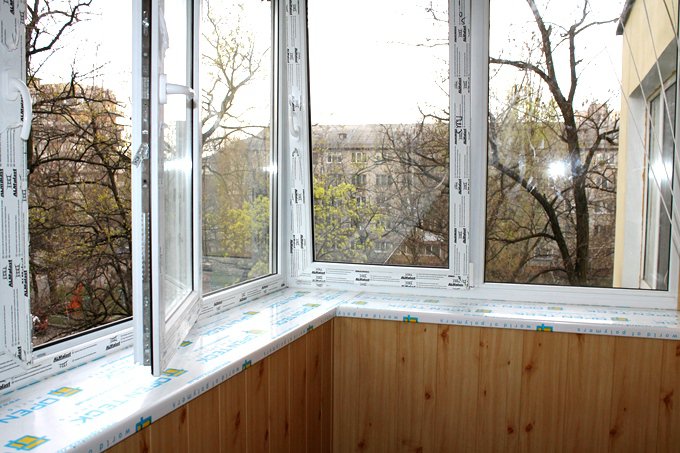 Пластикові вікна на балкон, лоджію профіль ALMplast