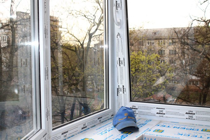 Пластиковые окна на балкон ALMplast
