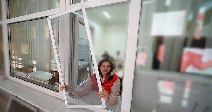 Москітні сітки на вікна, фото Ск Комфорт Київ Позняки