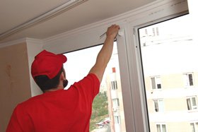 Регулювання стулки вікна